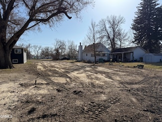 818 6th St SE, Sidney, MT 59270