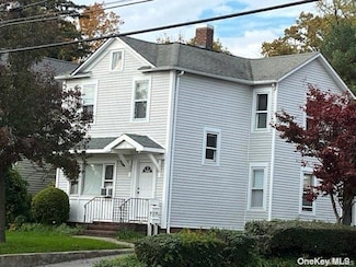 31 Old Dock Rd Unit 2, Kings Park, NY 11754