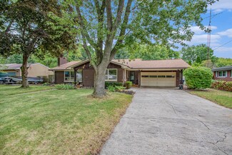 2833 Marilyn Dr, Saint Joseph, MI 49085