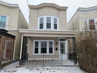 1757 W End Ave, Pottsville, PA 17901