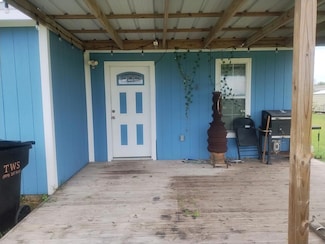 70 Sardine St, Palacios, TX 77465