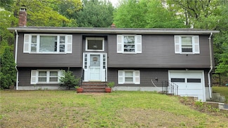 22 Winsor Ave, Johnston, RI 02919
