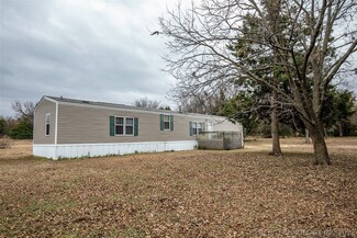 900 N 254 Rd, Mounds, OK 74047