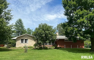 2802 W Kent Dr, Carbondale, IL 62901
