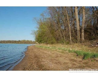 L2 B1 Glader Blvd, Lindstrom, MN 55045