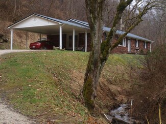 221 Hunter Branch, Garrett, KY 41630