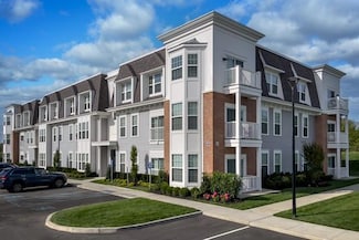 75 Circle Dr Unit 93-102, Central Islip, NY 11722