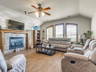 1621 SW 33rd St, Moore, OK 73160