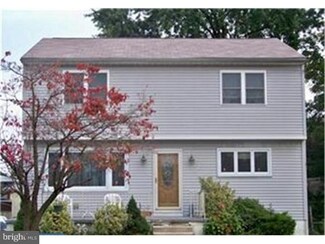814 Providence Rd, Secane, PA 19018