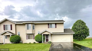 2051 Brittany Ct, Shakopee, MN 55379