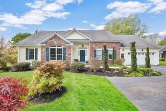 84 Elizabeth St, Agawam, MA 01030