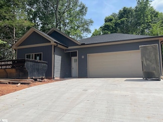24 Robin Hood Rd, Taylors, SC 29687