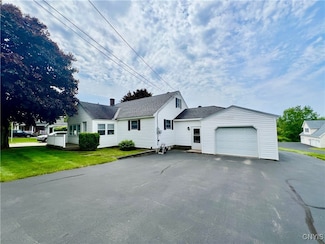 208 Hillside Ave, Oswego, NY 13126