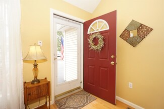 15 Pleasant St, Windham, NH 03087