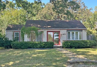 24214 N Forest Dr, Lake Zurich, IL 60047