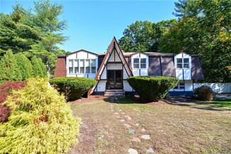 22 Greenbrier Rd, Greenville, RI 02828