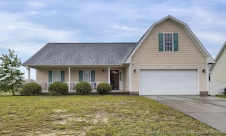 2923 High Plains Dr, Hope Mills, NC 28348