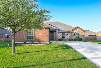 204 Troy Ln, Red Oak, TX 75154