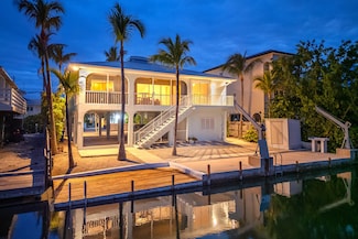 947 Gulf Dr, Summerland Key, FL 33042