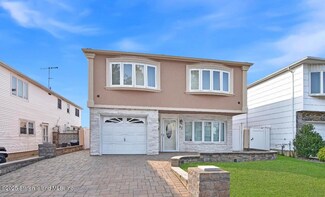 32 Brunswick St, Staten Island, NY 10314