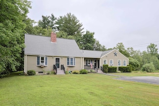 220 Central St, Hampstead, NH 03826