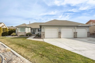 3906 S Morain Loop, Kennewick, WA 99337