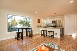 9010 Henderson Place SW Unit 301, Seattle, WA 98106