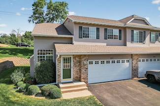 843 Summer Pines Cir, Hudson, WI 54016