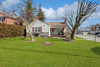 55 Nassau Ave, Glen Cove, NY 11542