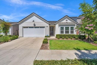 2062 N Osmun Ave, Clovis, CA 93619