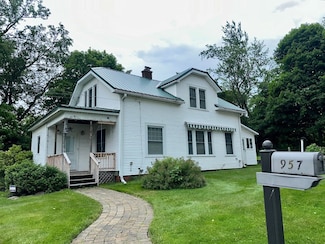 957 E 29th St, Erie, PA 16504