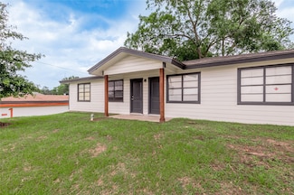 2515 Montgomery Rd, Huntsville, TX 77340