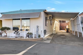12 Oriole Ln, Oceanside, CA 92057