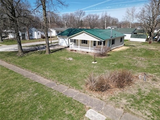 601 E Clark St, La Plata, MO 63549