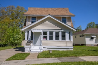 1063 Packard Dr, Akron, OH 44320