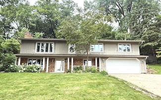 2611 Kyle Ave N, Golden Valley, MN 55422