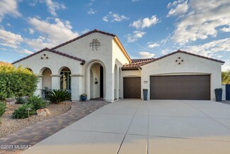 2440 E Canyon Crossing Dr, Green Valley, AZ 85614