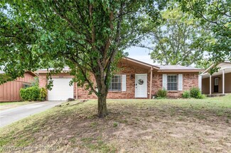 608 K St, Barling, AR 72923