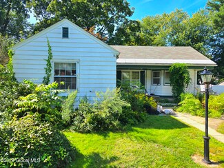 897 8th Ave, Troy, NY 12182