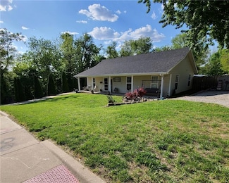 1525 Duncan St, Saint Joseph, MO 64503