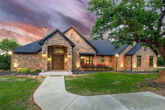 204 Shady Oaks Dr, Runaway Bay, TX 76426