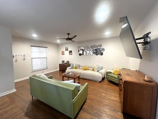 1311 Aggie Ln Unit A, Austin, TX 78757