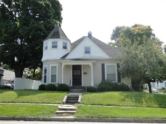 223 W Olive St, Palmyra, MO 63461