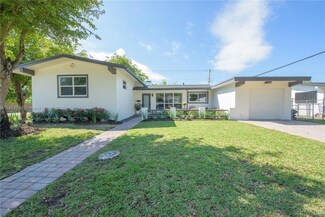 9450 Martinique Dr, Cutler Bay, FL 33189