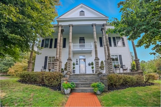 410 5th St, Glasgow, MO 65254