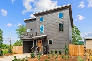 16 Oak Hill Dr, Asheville, NC 28806