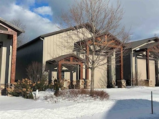 5422 Collectibles Ct, Bay Harbor, MI 49770
