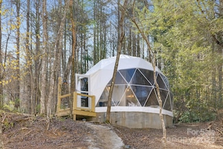 186 L Meece Rd, Rosman, NC 28772