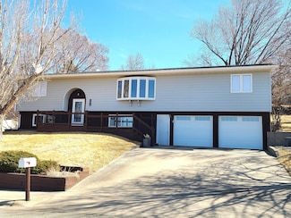 1316 W Capitol Ave, Pierre, SD 57501