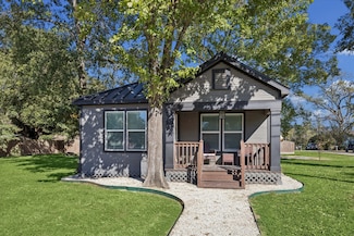 605 N Meyer St, Sealy, TX 77474